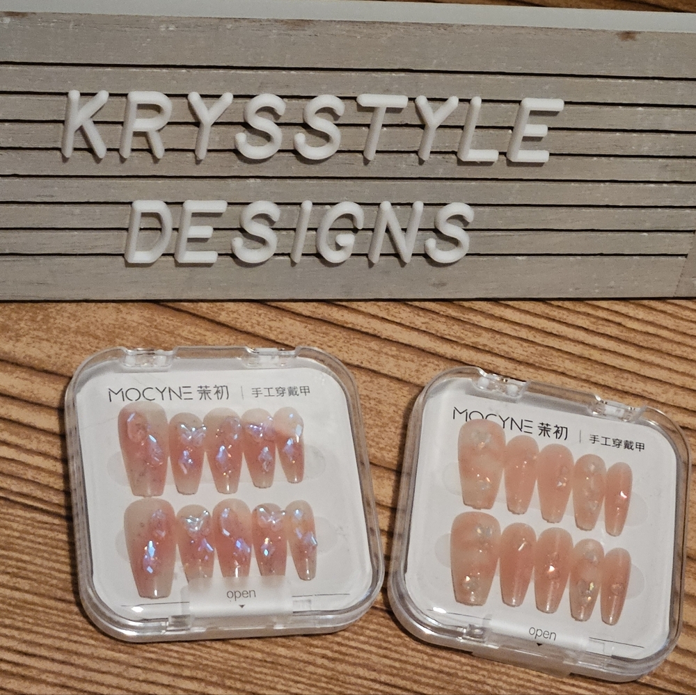 MOCYNE Nails Pre-Designed Press-On Nail Set